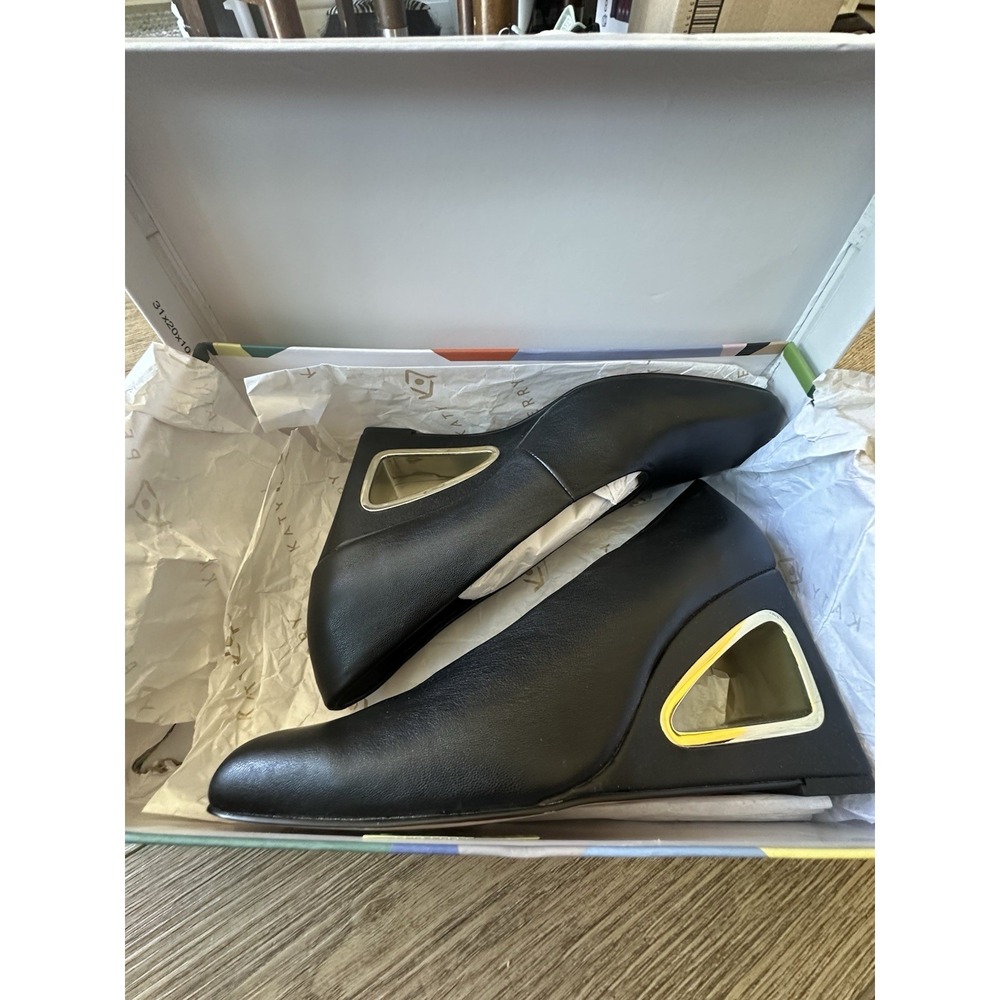 Katy Perry Hollow Wedge Pumps Black Square Toe Gold Heel Womens 8.5 - Picture 7 of 9